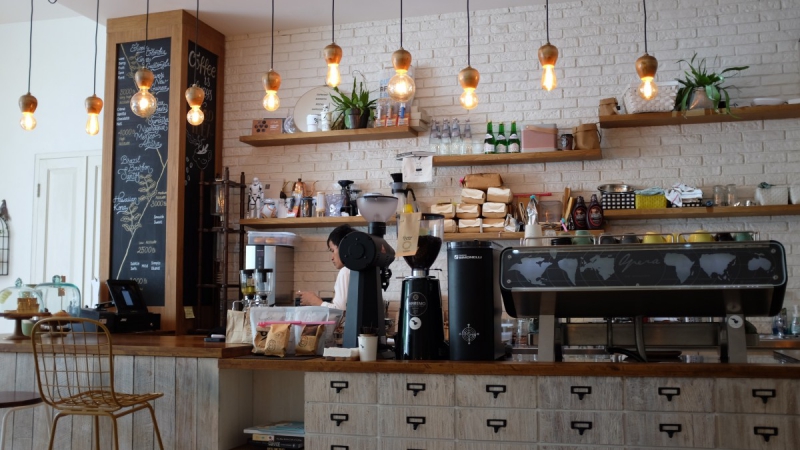 boutique-SEILLANS-min_coffee_shop_light_cafe_coffee_shop-32620